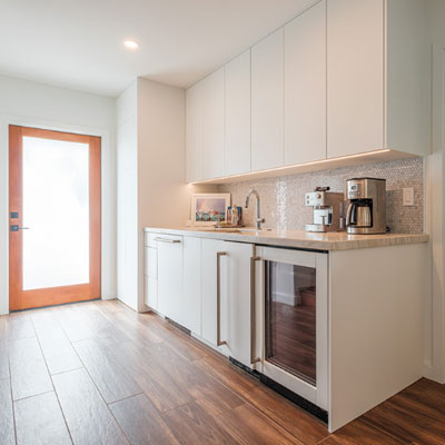image of beautiful kitchen supplied by Pacific American Lumber